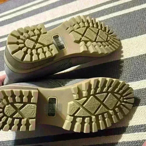 NIB Blowfish grey boots - Picture 5 of 6